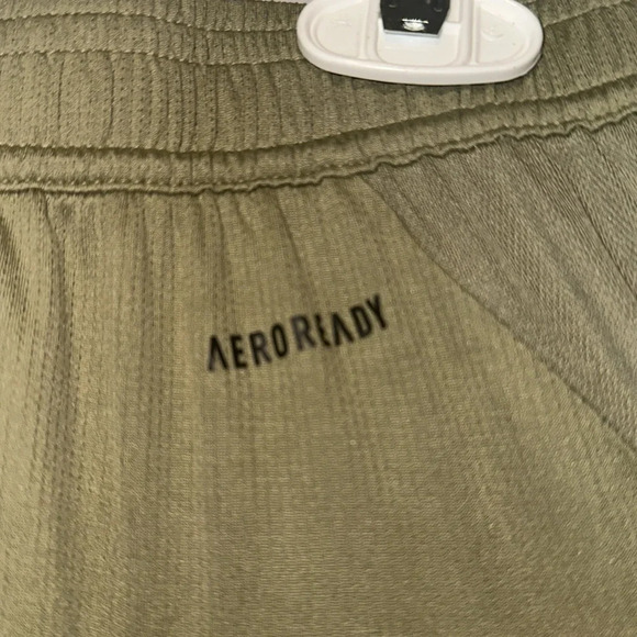 mens army tan Adidas primeblue aeroready athletic shorts size small - Picture 3 of 4